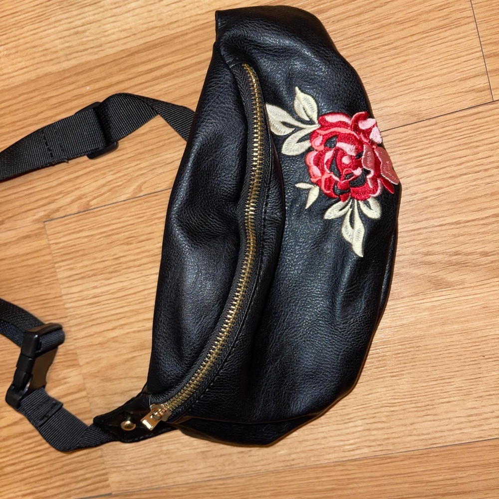 Floral black fannypack